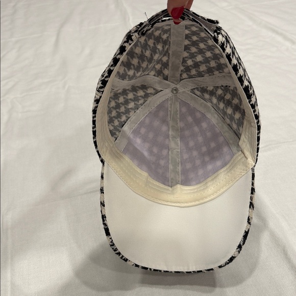 Black & White Houndstooth Cap 🖤hat - Picture 5 of 5